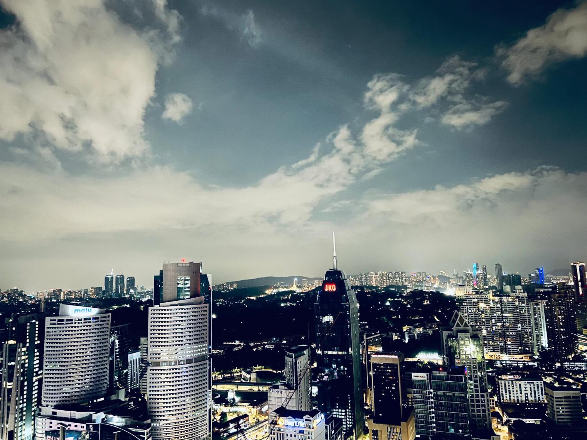 The Infinitum Kualalumpur Skypool Hotel Kuala Lumpur Bagian luar foto