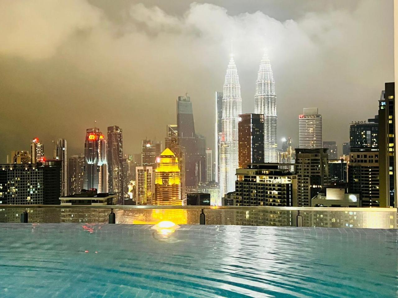 The Infinitum Kualalumpur Skypool Hotel Kuala Lumpur Bagian luar foto